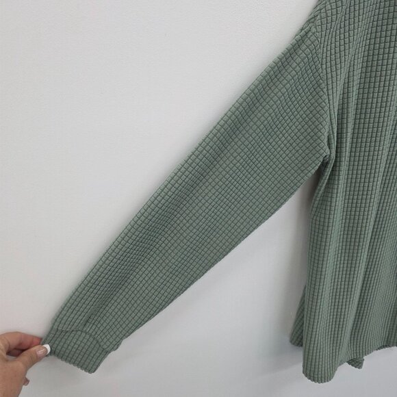 Green Waffle Knit Button-Up Shirt w/Chest Pocket & Long Sleeves Relaxed Fit - Picture 5 of 12